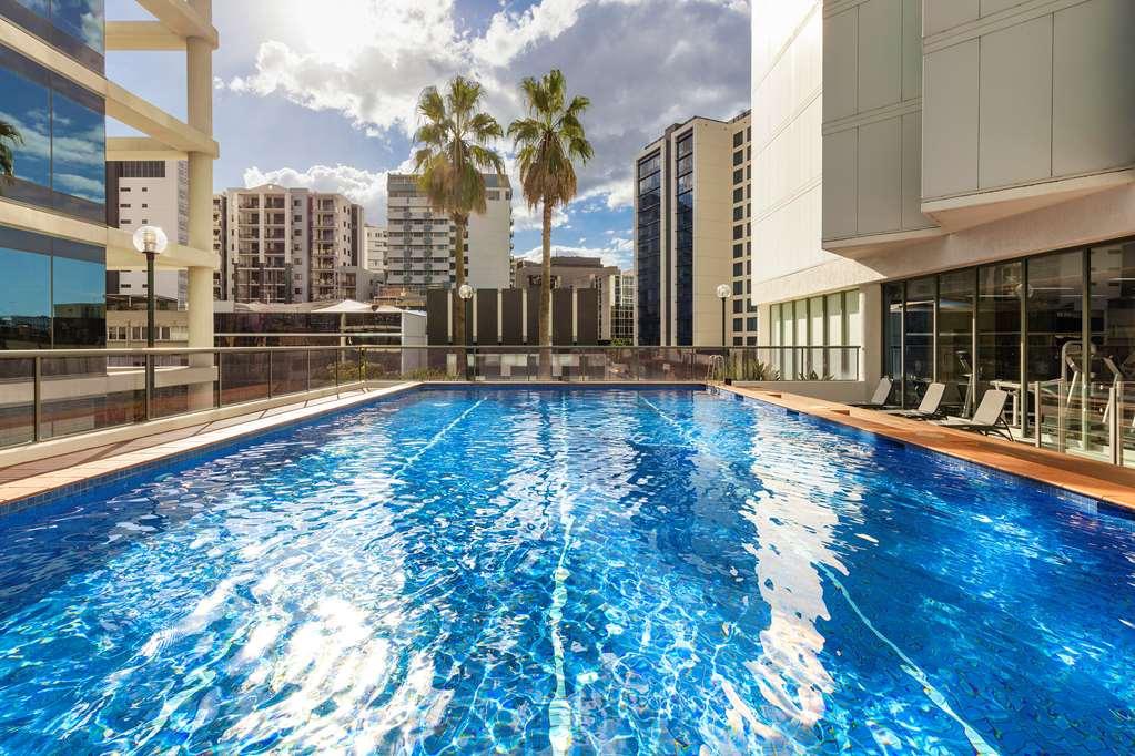 Amora Hotel בריסביין מתקנים תמונה The pool at the hotel