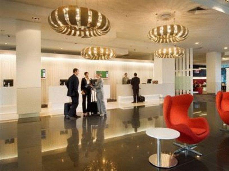Amora Hotel בריסביין מראה חיצוני תמונה Lobby of the hotel